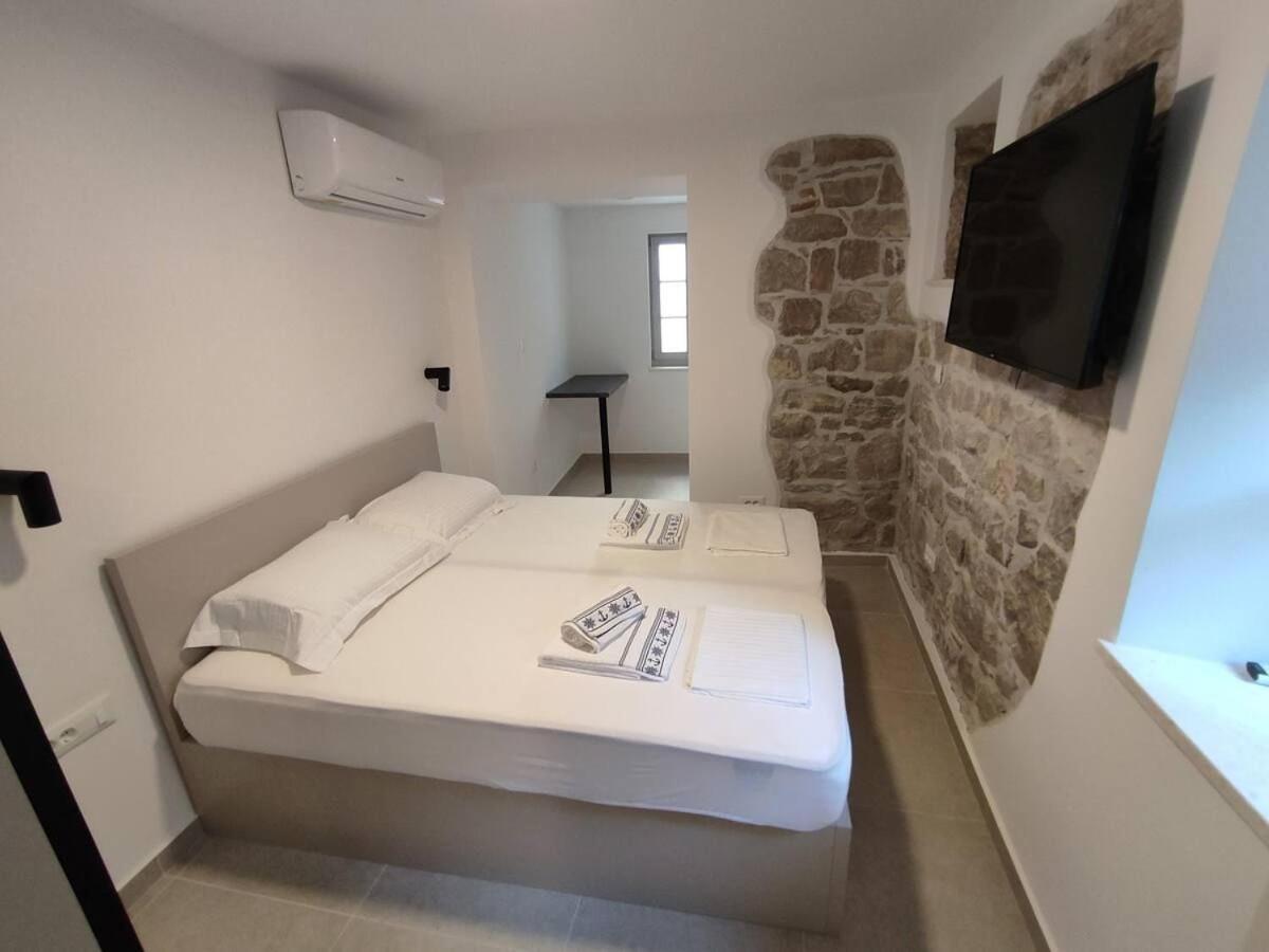Ferienwohnung The Center Of Split, Renovated Stone House Exterior foto